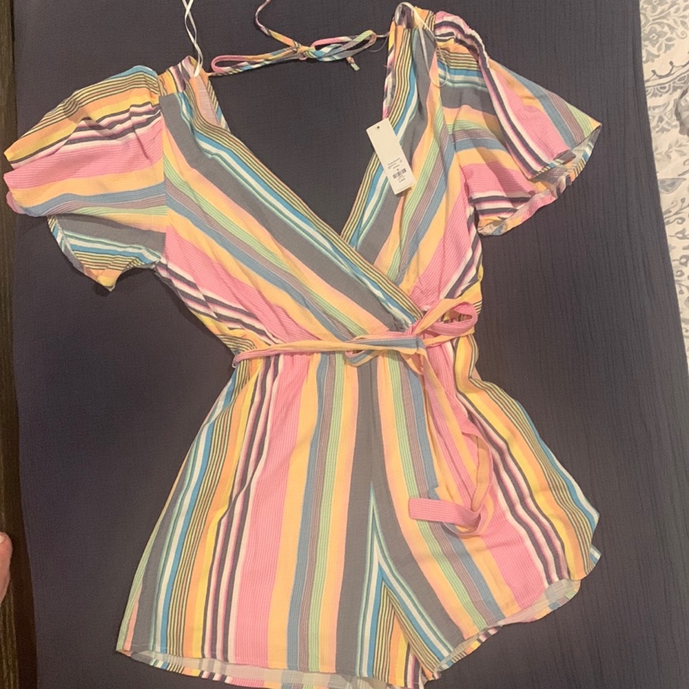 Brand new flutter sleeve romper